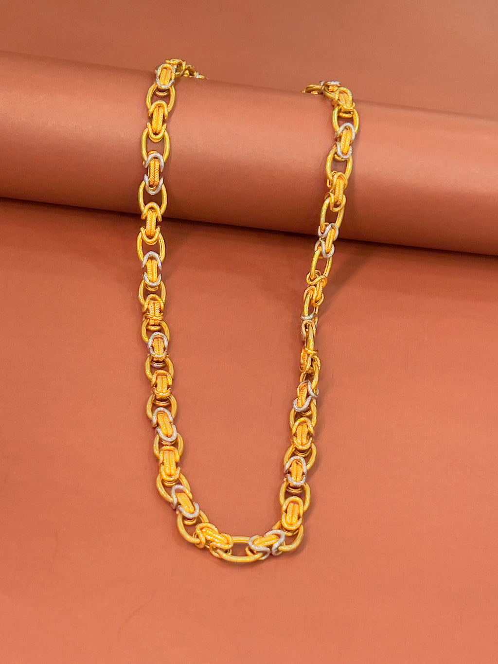 Golden Chain - GCH04